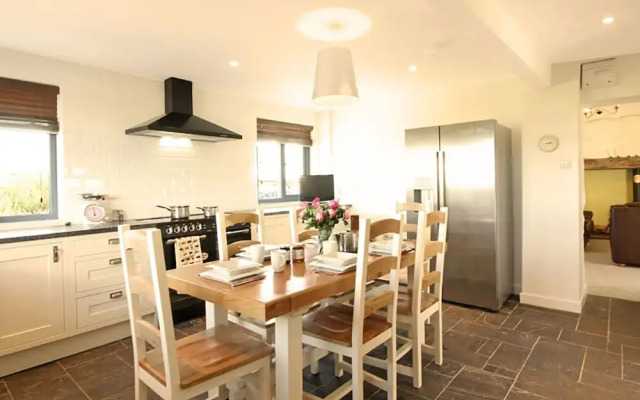 Beach House - Dryll-y-gro