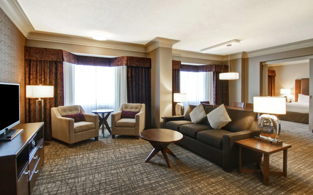 DoubleTree by Hilton Hotel West Edmonton