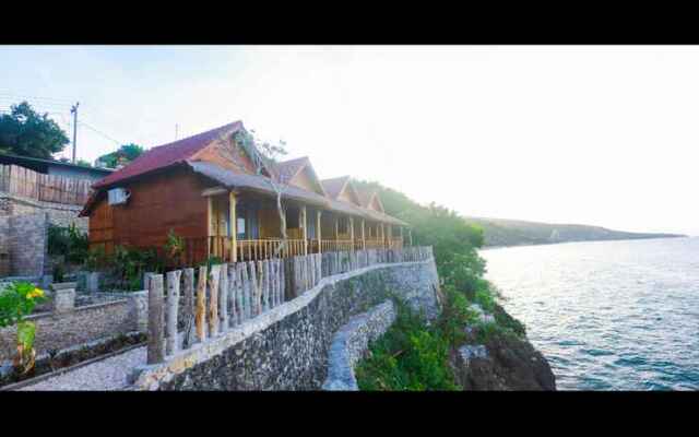 Malibu Huts