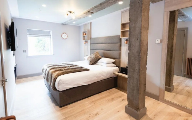 Clarendon Suites