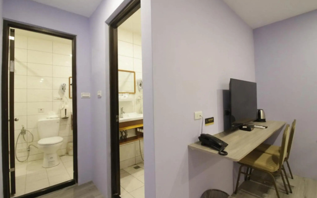 WE Hotel