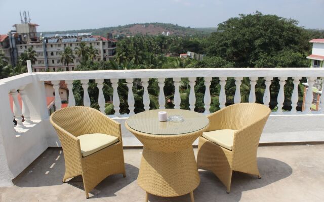 OYO 9359 Modern Penthouse Candolim