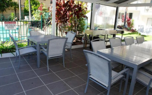 Cannes Court Holiday Apartments