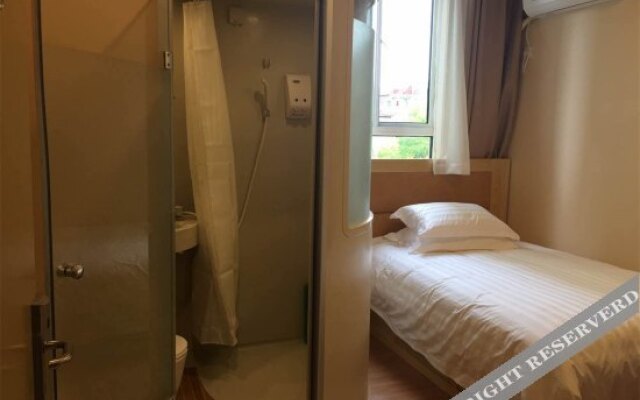 Shanghai New World Holiday Huijing Hotel