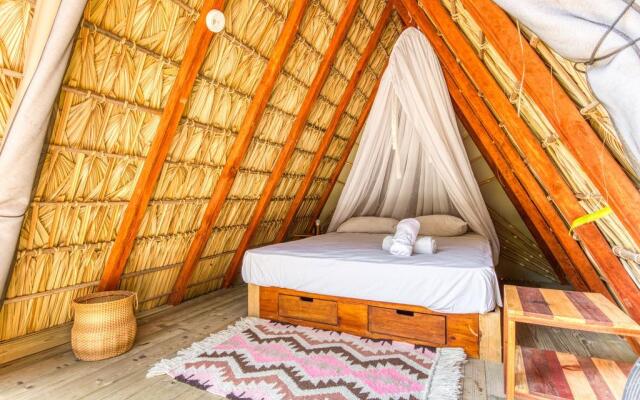 Nílu Puerto Escondido by Selina