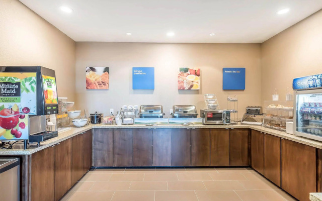 Comfort Inn & Suites Sidney I-80