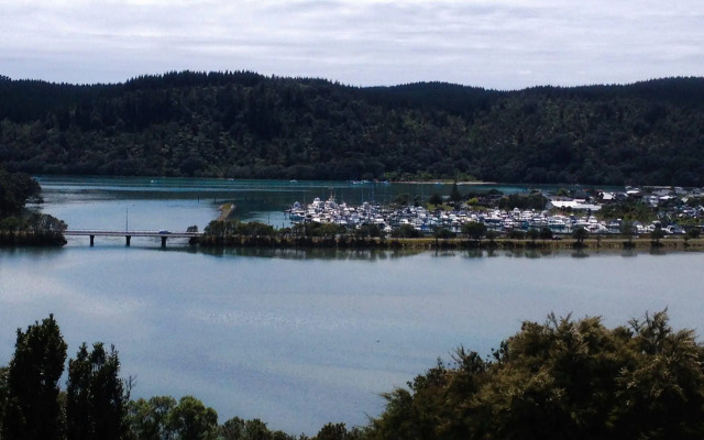 Whangamata Vistas B&B