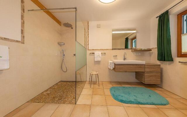 Neuerbaute Ferienhaushälfte 4erspitzblick