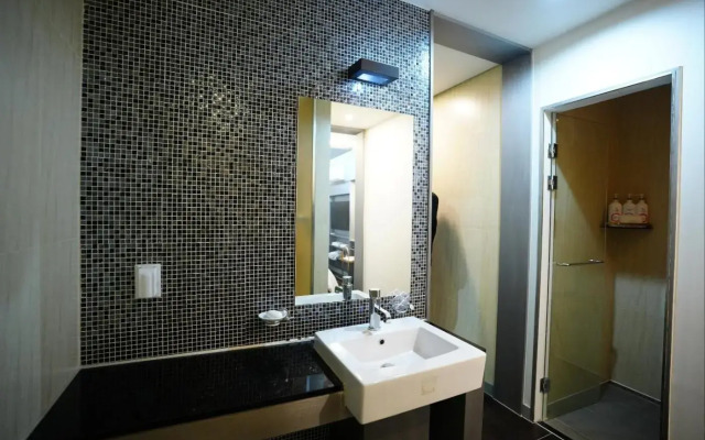 Y Hotel