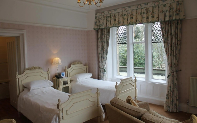 Oakwood Hall