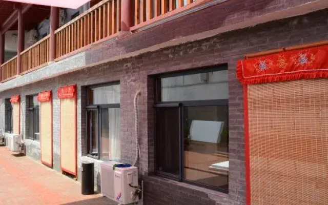Baiyangdian Water Town Inn