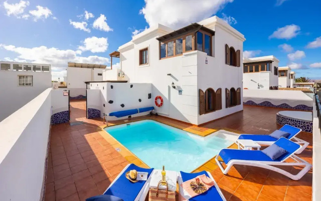 Villa Dulce in Tias With 4 Bedrooms and 2 Bathrooms