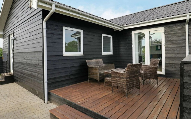 Cozy Holiday Home in SÃ¸ndervig near Beach