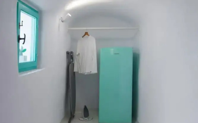 Two Bedroom Villa With Private Indoor Cave Pool