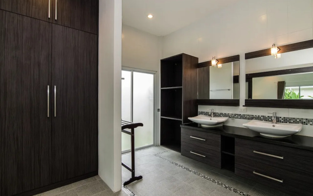 Private  4 Bedroom Pool Villa L28
