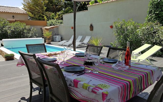 Pleasant Villa in Lirac With Private Swimming Pool