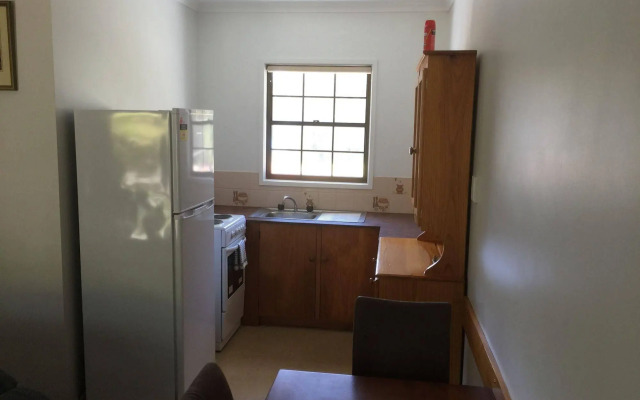 The Fox and Hounds Historic Hotel