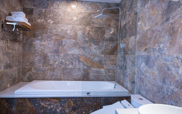 Ruby Luxury Apartment Van Phuc