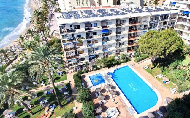 Skol 329 – Spacious Beachfront Studio with Sea Views