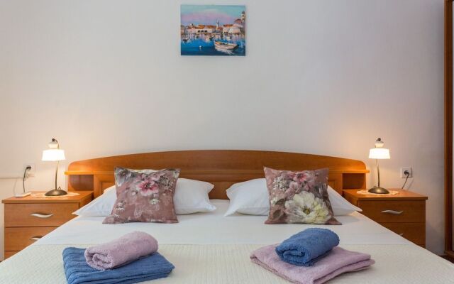 Sea View Apartments - Perovic