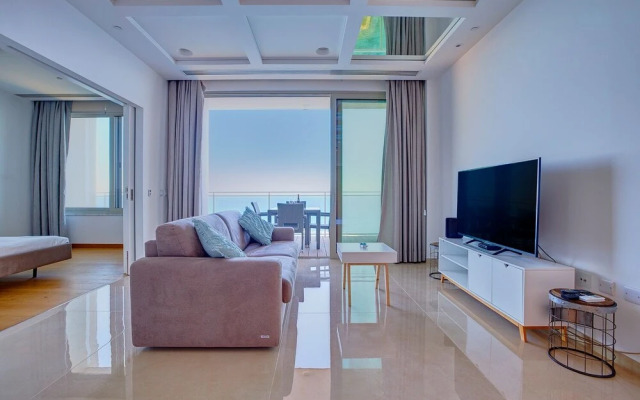 Luxurious Apt With Ocean Views and Pool in Tigne Point