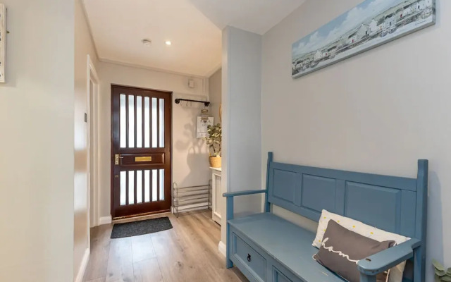 Central Apartment 3B