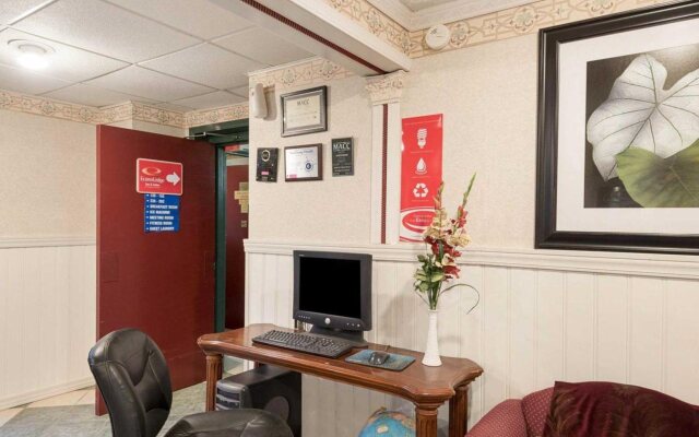 Super 6 Inn and Suites