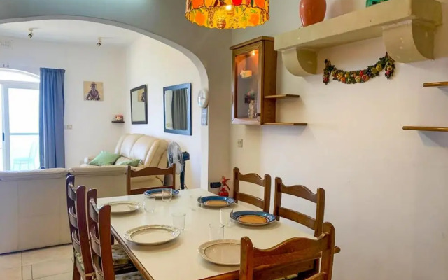 Sea and sun Views 2bd Apt Marsalforn Gozo