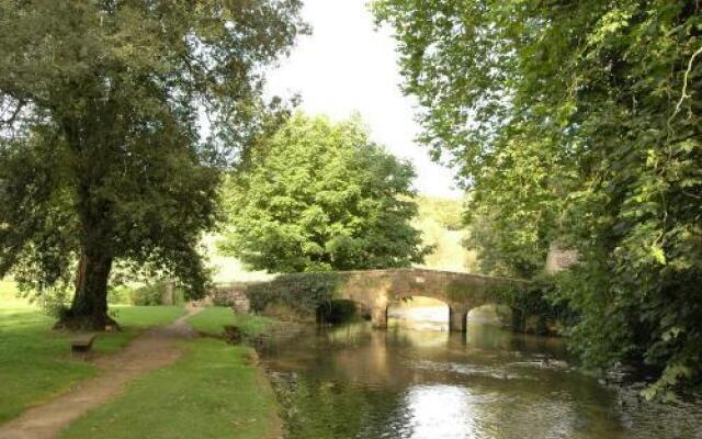 Bibury Court