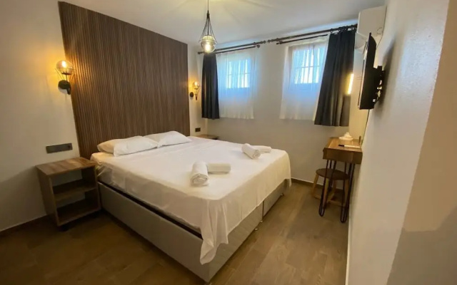 Tinos Otel & Bağ Evi (+12 Yaş)