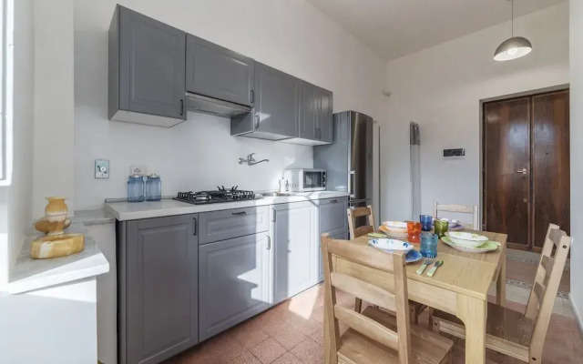 Colosseo & Colle Oppio Cozy Apartment
