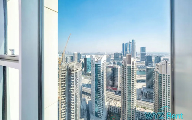 Sleek 1BR in Burj Royale with Canal View