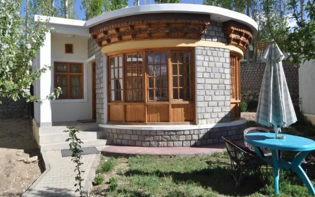TIH Royal Heritage Resort