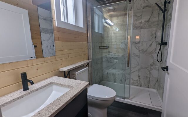 Halcyon Hot Springs Resort