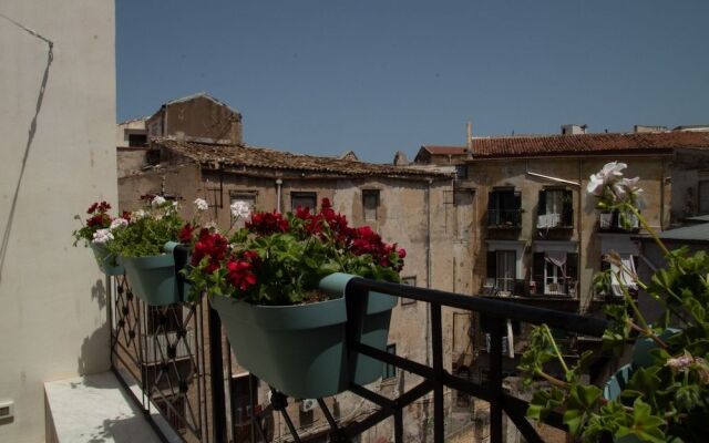 "room in B&B - Penthouse Single Room"