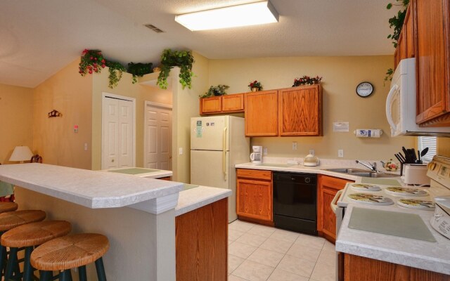Greater Groves 3 Bedroom House w Pool - 5205GG