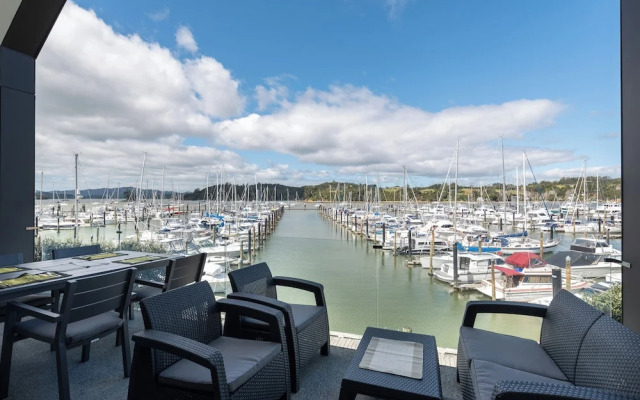Bay of Islands Apartment -Marina Views