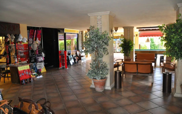 Club Turquoise Apartments