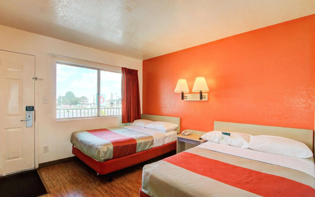 Motel 6 Denver, CO - Airport
