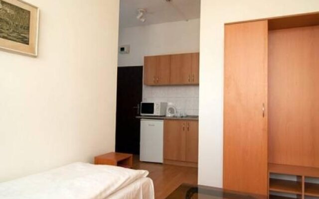 Hotel Avion
