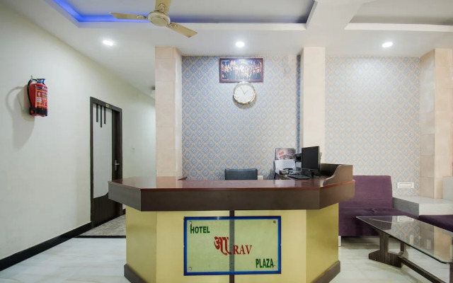 Oyo 44287 Hotel Aarav Plaza