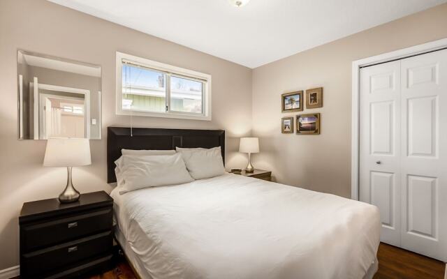 Perfect Getaway Cabin in the Okanagan 6