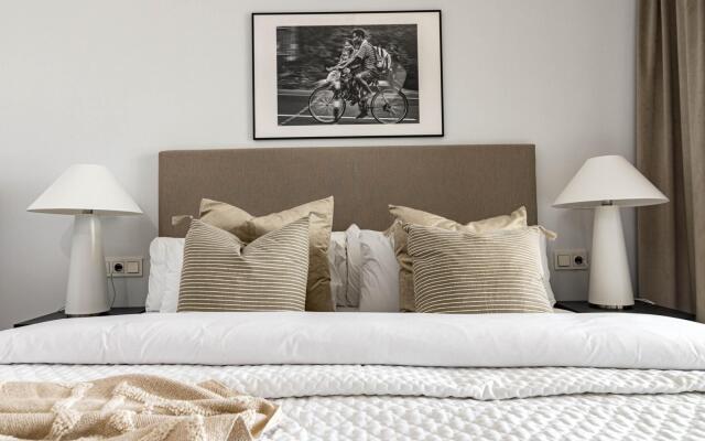 LME13.3A- Modern and luxury flat close to port