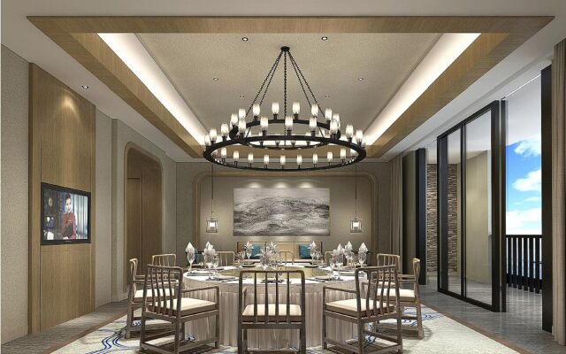 Crowne Plaza Qingdao Oriental Movie Metropolis