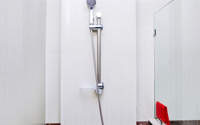 Residences by RedDoorz near Rumah Mode