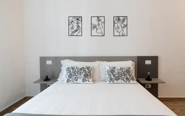 Nicolaus 204 - Grey Room by Wonderful Italy