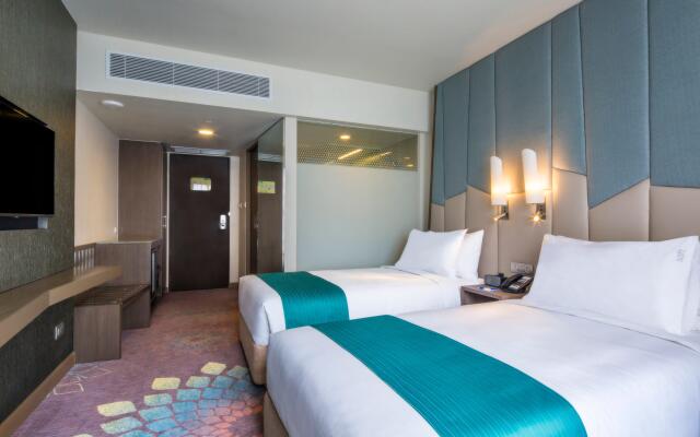 Holiday Inn Express Bangkok Sukhumvit 11, an IHG Hotel