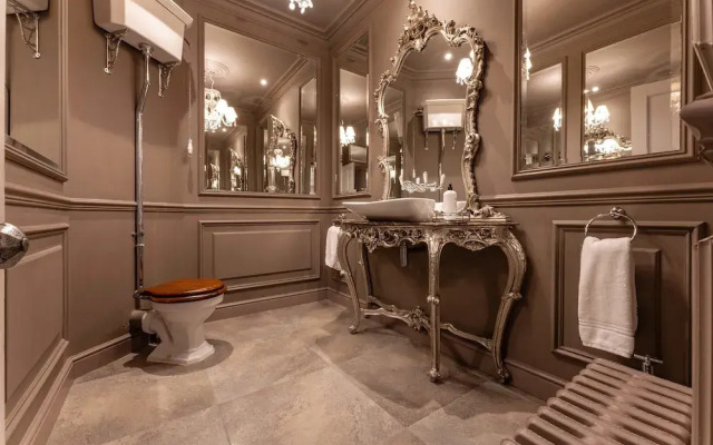 Host Stay Hillhampton House
