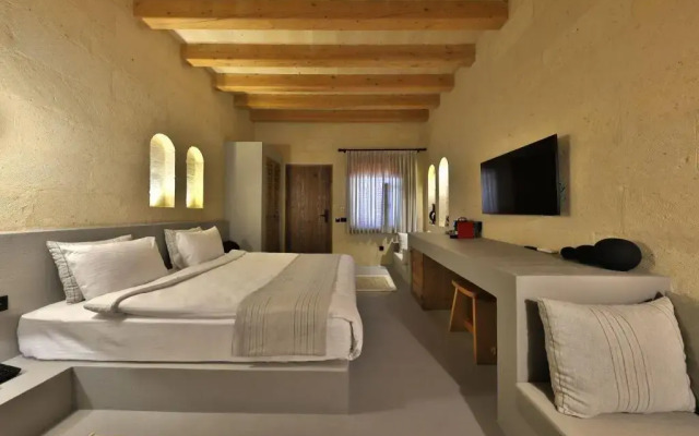 Simurg Cave House