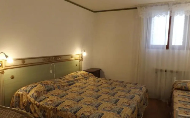 Villa in Garda With Private Pool & Lake Nearby